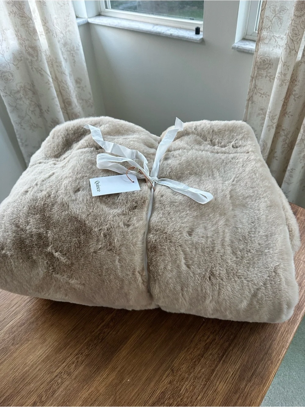 NWT Quince Luxury Faux Fur Throw in Champagne 60”x80”